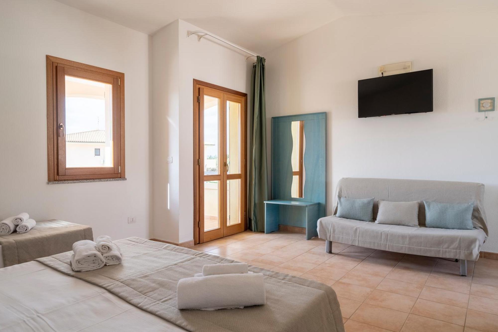 Mimose Beach Village Badesi Exterior photo