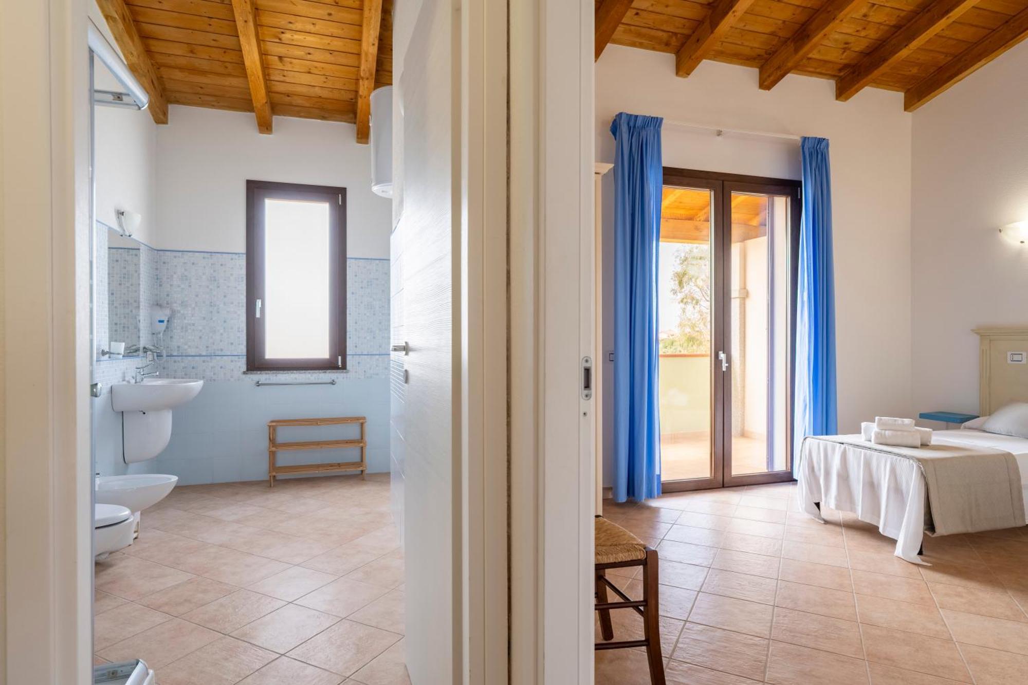 Mimose Beach Village Badesi Exterior photo
