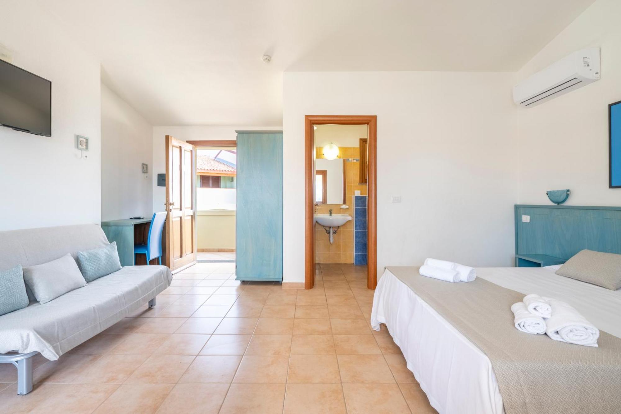 Mimose Beach Village Badesi Exterior photo