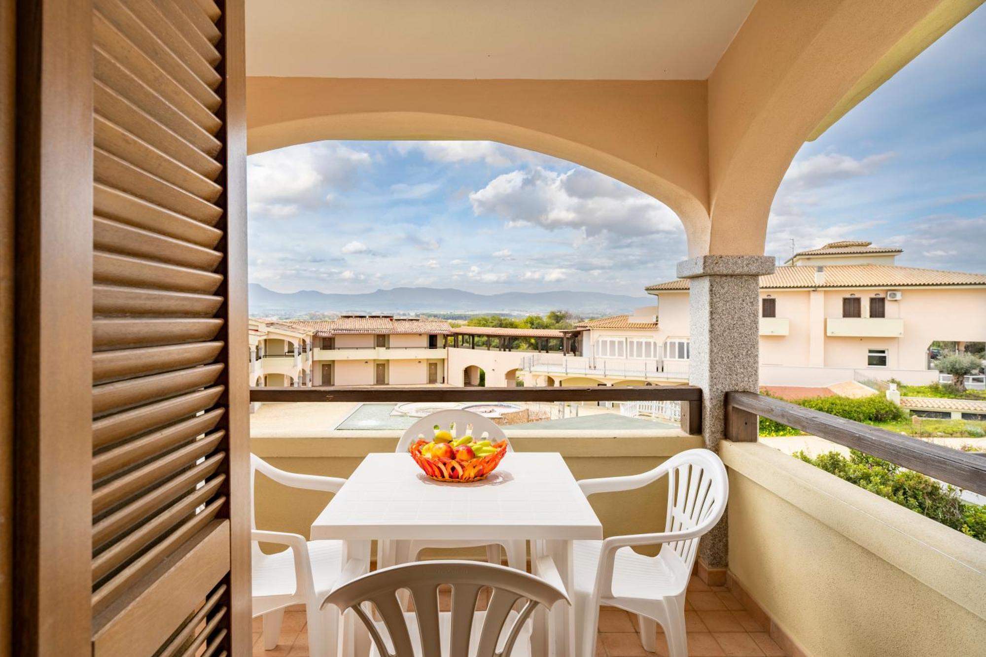 Mimose Beach Village Badesi Exterior photo